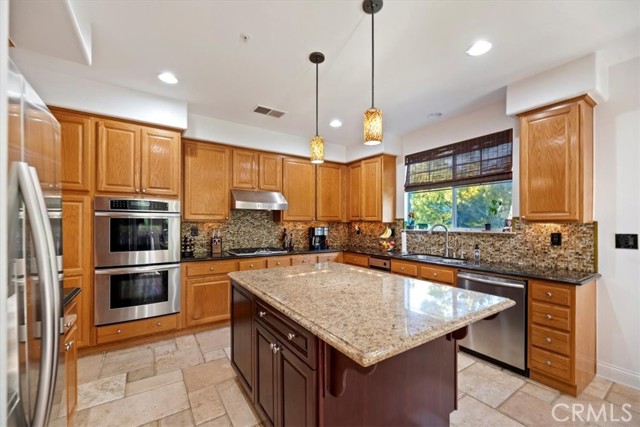 Detail Gallery Image 16 of 50 For 2310 Crown Point Ct, Oxnard,  CA 93036 - 4 Beds | 3 Baths