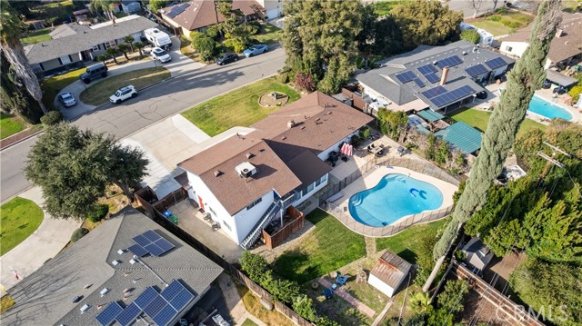 Detail Gallery Image 9 of 64 For 925 S Purdue Ave, Fresno,  CA 93727 - 5 Beds | 4 Baths