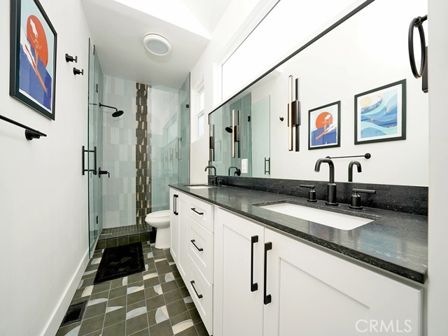 Detail Gallery Image 10 of 18 For 126 33rd St, Newport Beach,  CA 92663 - 3 Beds | 2 Baths