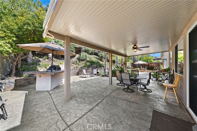 Detail Gallery Image 3 of 55 For 24050 Esmeralda Ct, Wildomar,  CA 92595 - 3 Beds | 3 Baths