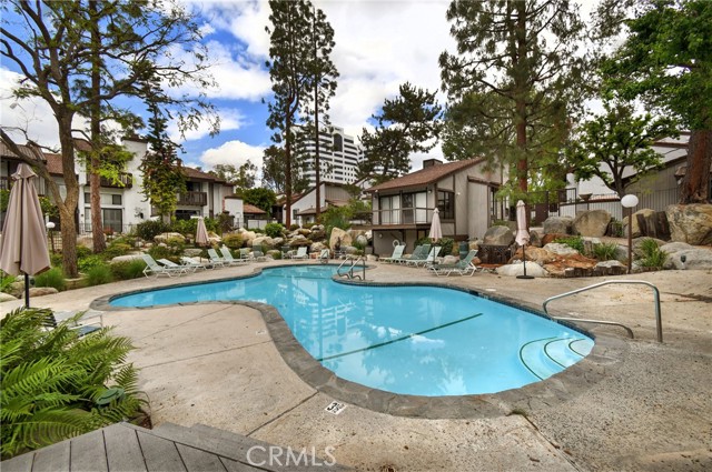 Detail Gallery Image 62 of 64 For 6265 Canoga #53,  Woodland Hills,  CA 91367 - 2 Beds | 2/1 Baths