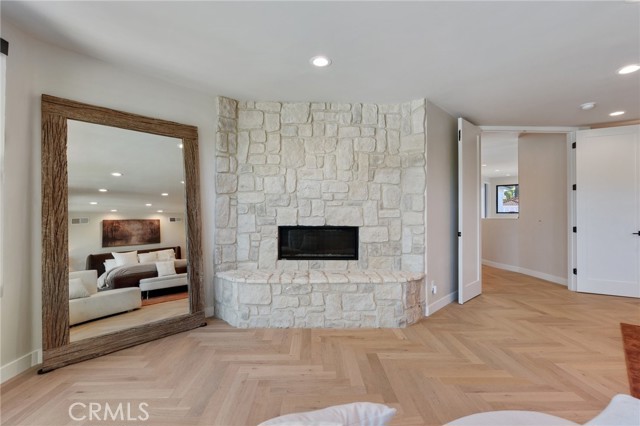 Detail Gallery Image 48 of 71 For 17437 Oak Creek Ct, Encino,  CA 91316 - 5 Beds | 5/1 Baths