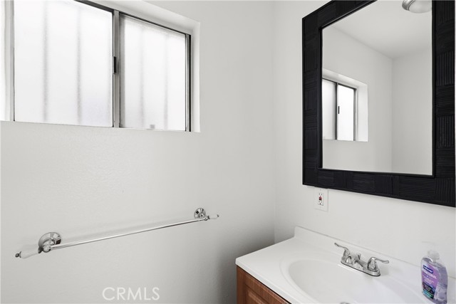 Detail Gallery Image 11 of 30 For 161 67th St., Long Beach,  CA 90805 - 3 Beds | 2/1 Baths