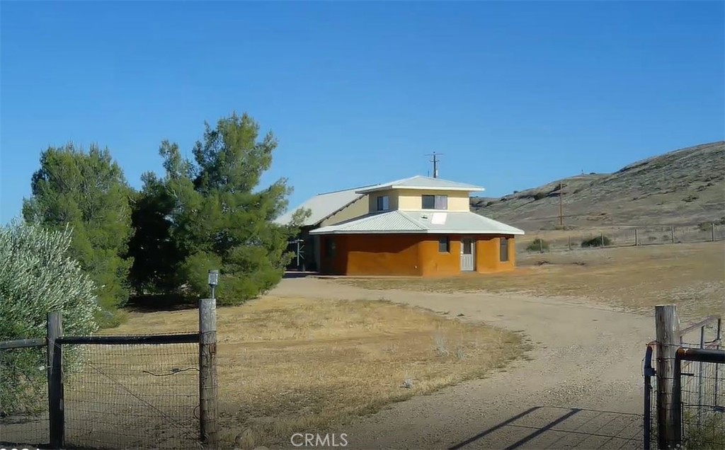 7575 Carrisa Highway