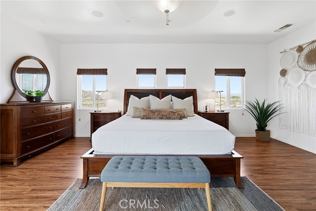 Image 31 of 73 For 15471 Green Valley Truck