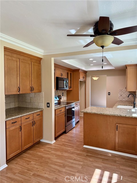 22915 Hazelwood, Lake Forest CA: https://media.crmls.org/medias/f350bb00-f188-4db5-b324-264ccc58b8ad.jpg