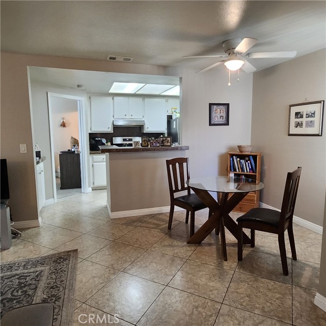 16377 Lakeshore Drive, Lake Elsinore CA: https://media.crmls.org/medias/f351dff1-d4a3-43fb-ae4e-00e46b41d442.jpg