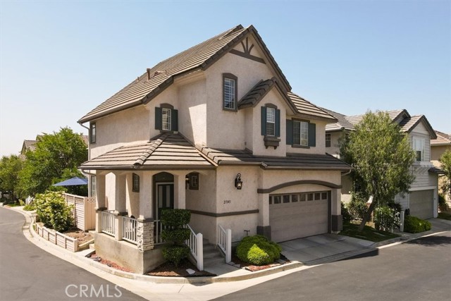 Detail Gallery Image 1 of 27 For 27145 Manor Cir, Valencia,  CA 91354 - 3 Beds | 2/1 Baths