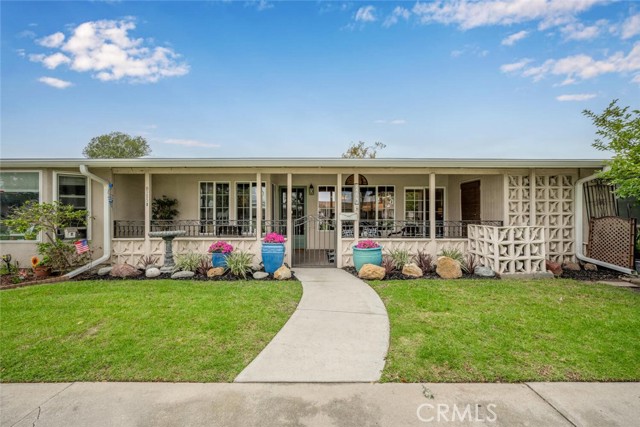 1621 Interlachen, Seal Beach CA: https://media.crmls.org/medias/f35269e1-af3c-4a8b-9ec2-86d25e242831.jpg