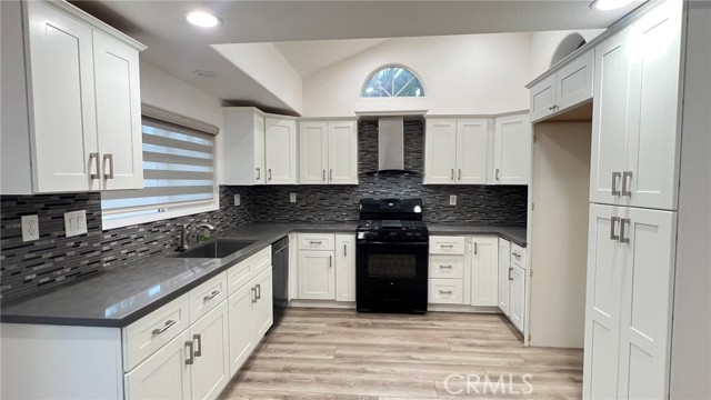 Detail Gallery Image 5 of 17 For 25966 via Oro, Loma Linda,  CA 92354 - 3 Beds | 2 Baths