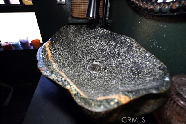 Detail Gallery Image 38 of 46 For 18954 Sherman Way #3,  Reseda,  CA 91335 - 2 Beds | 3 Baths