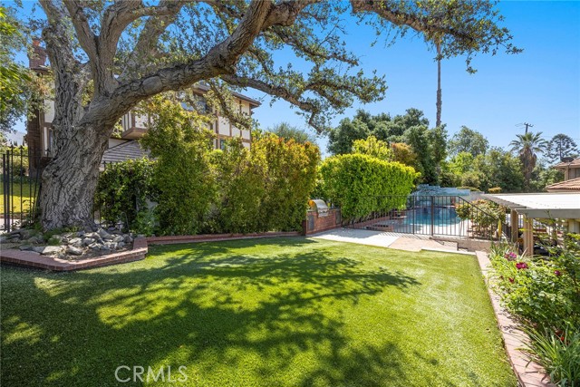 112 Morgan Ranch Road, Glendora CA: https://media.crmls.org/medias/f354e74f-98c5-4f2a-b6d1-ef9b00db31a5.jpg