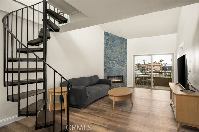 17110 Bluewater Lane, Huntington Beach CA: https://media.crmls.org/medias/f3552a98-a96f-48b8-9b2c-92f6e20822c5.jpg