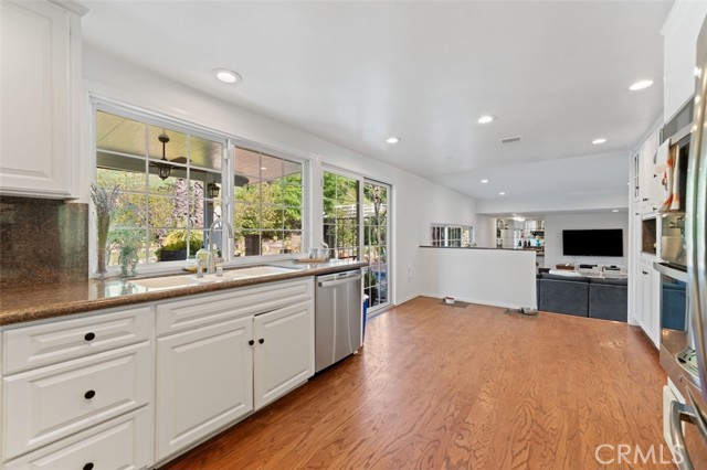 27093 Esward Drive, Calabasas CA: https://media.crmls.org/medias/f3565b5a-5b8f-48dd-bec1-bc40b12f888c.jpg
