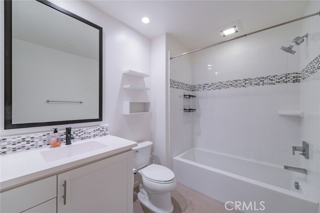 Detail Gallery Image 18 of 26 For 131 Damsel, Irvine,  CA 92620 - 2 Beds | 2 Baths