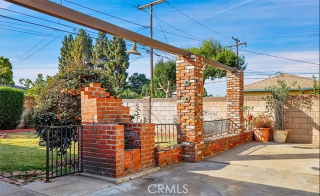 Detail Gallery Image 5 of 33 For 9334 Laurel Ave, Whittier,  CA 90605 - 4 Beds | 2 Baths