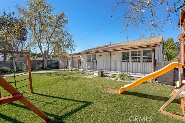 6059 Vantage Avenue, Valley Glen CA: https://media.crmls.org/medias/f35714d0-0daf-4411-9027-b8d0ba335666.jpg