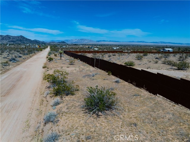 Image 22 of 27 For 425 Gerber Avenue