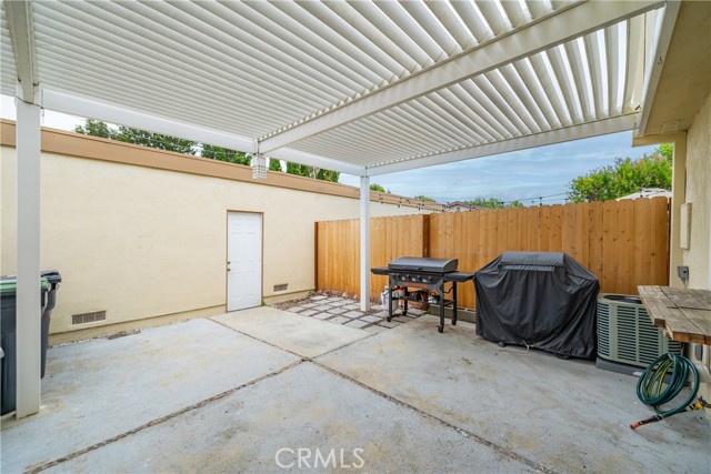 201 W Alton Ave, Santa Ana CA: https://media.crmls.org/medias/f3577896-907e-4907-b613-ba8ae7c660d3.jpg