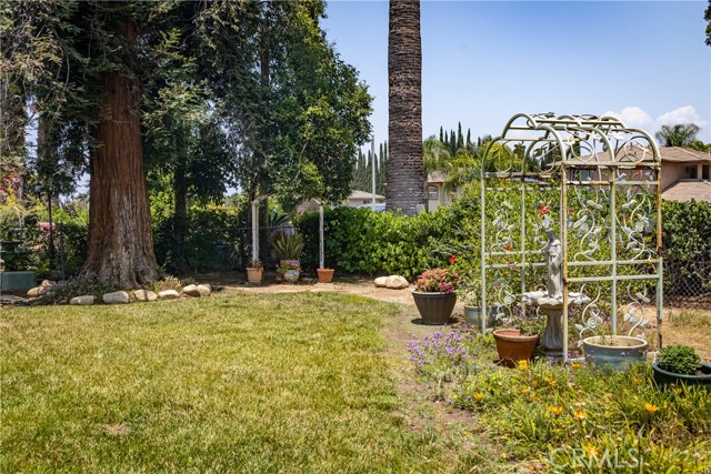 11460 Terracina Blvd, Redlands CA: https://media.crmls.org/medias/f357bbc8-ed53-4c42-abe0-3b594783b2a0.jpg