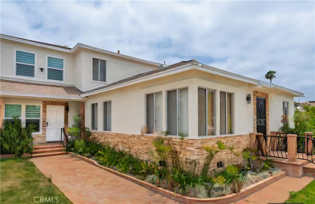 1724 S Crescent Heights