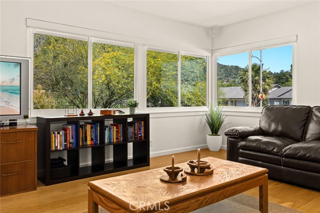 250 Hillgreen Place, Arcadia CA: https://media.crmls.org/medias/f358ba74-e5b3-4c84-be52-6a7a6e7fb9bb.jpg