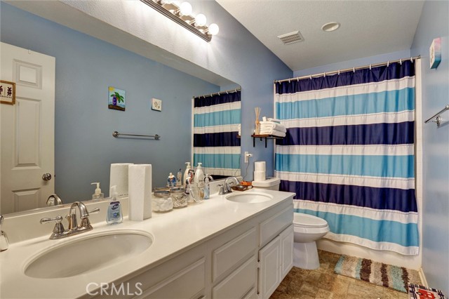 27727 Hollyoak Way, Menifee CA: https://media.crmls.org/medias/f358bbfa-0e5c-4b74-aa5a-c6dd1136a5d8.jpg