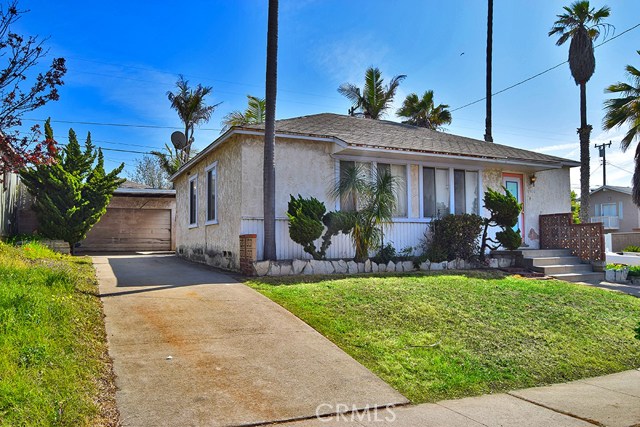 1900 Lynngrove Drive, Manhattan Beach, California 90266, 2 Bedrooms Bedrooms, ,1 BathroomBathrooms,Residential,Sold,Lynngrove,SB17052269