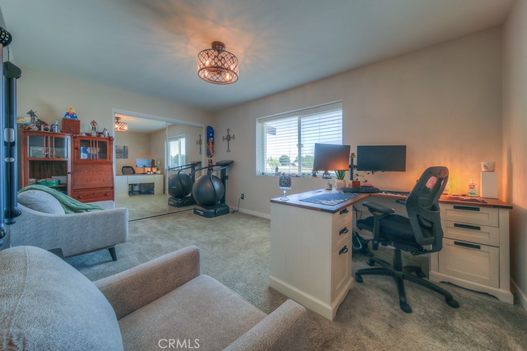 https://media.crmls.org/medias/f3595284-e521-4f3f-84bd-cd49931dc538.jpg?preset=X-Large
