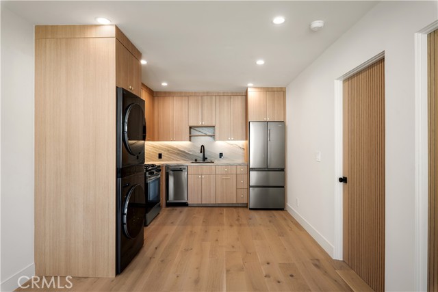 Detail Gallery Image 3 of 13 For 6212 Acadia Ave #B,  Agoura Hills,  CA 91301 - 1 Beds | 1 Baths