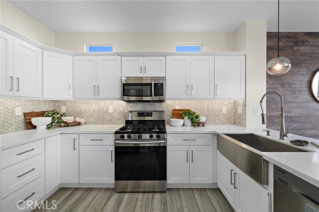 Detail Gallery Image 10 of 32 For 2852 N Santa Fe Pl, Orange,  CA 92865 - 3 Beds | 2/1 Baths