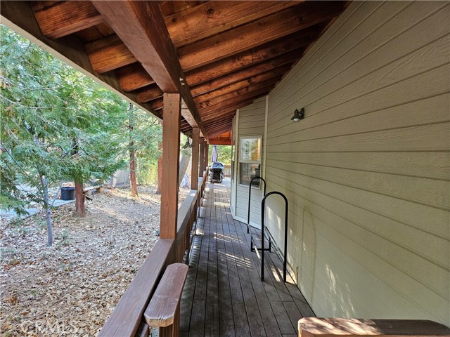 Detail Gallery Image 4 of 43 For 218 Chippewa Ln, Lake Arrowhead,  CA 92352 - 4 Beds | 2/1 Baths