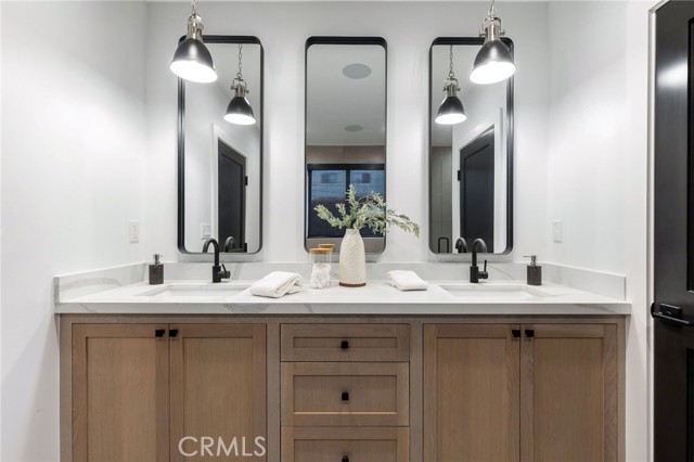 Detail Gallery Image 24 of 45 For 5537 Sunnyslope Ave, Sherman Oaks,  CA 91401 - 4 Beds | 4/1 Baths