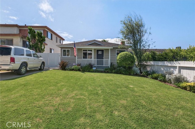 Detail Gallery Image 2 of 32 For 914 Duncan, Manhattan Beach,  CA 90266 - 3 Beds | 2 Baths