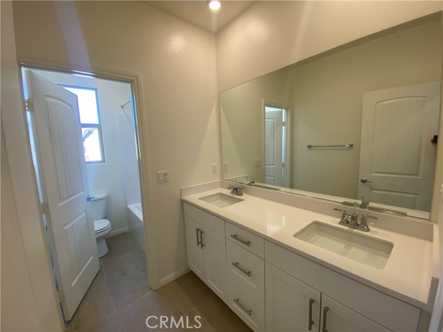 Detail Gallery Image 4 of 6 For 1997 S Barrington, San Bernardino,  CA 92408 - 3 Beds | 2/1 Baths