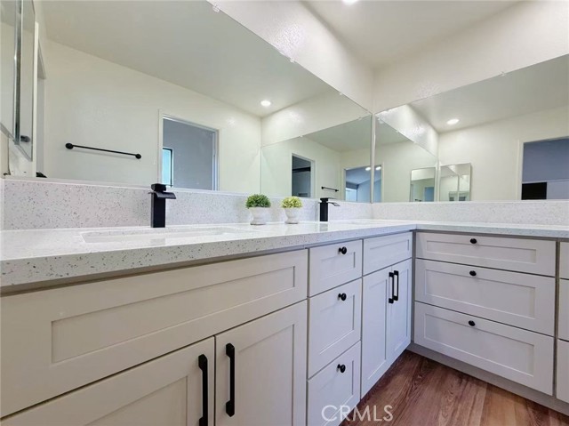 Detail Gallery Image 12 of 19 For 239 Linwood Ave #E,  Monrovia,  CA 91006 - 3 Beds | 3 Baths