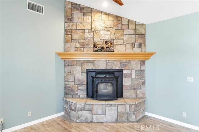 Detail Gallery Image 15 of 60 For 40028 25th, Palmdale,  CA 93551 - 4 Beds | 3 Baths