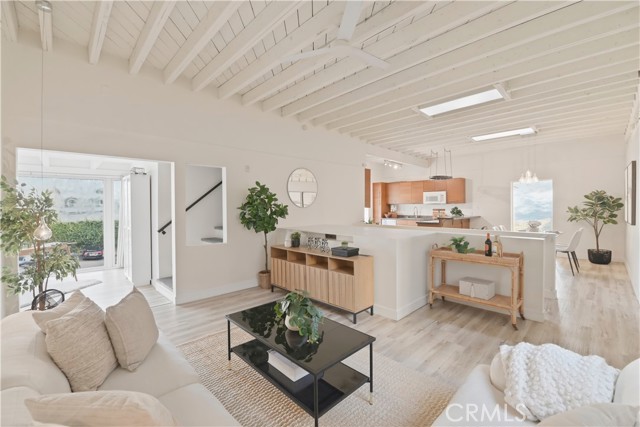 Detail Gallery Image 5 of 31 For 941 W Hawthorn #9,  San Diego,  CA 92101 - 2 Beds | 2 Baths