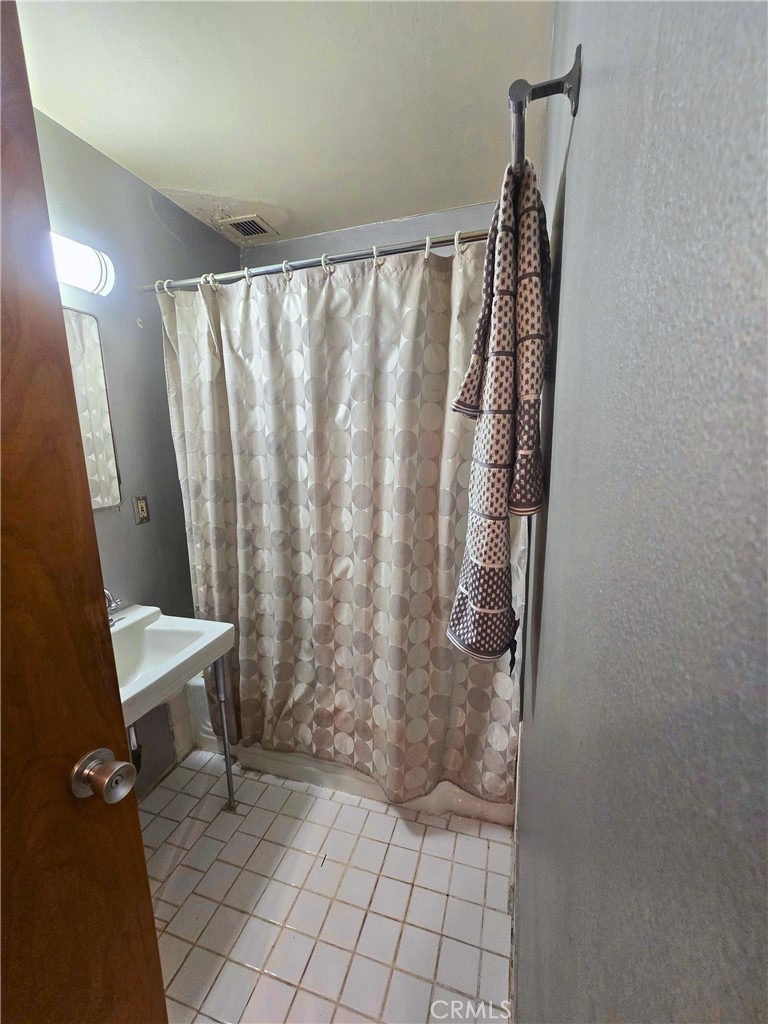 https://media.crmls.org/medias/f35d2aac-388e-4e50-b641-d6bad84d9ea2.jpg?preset=X-Large