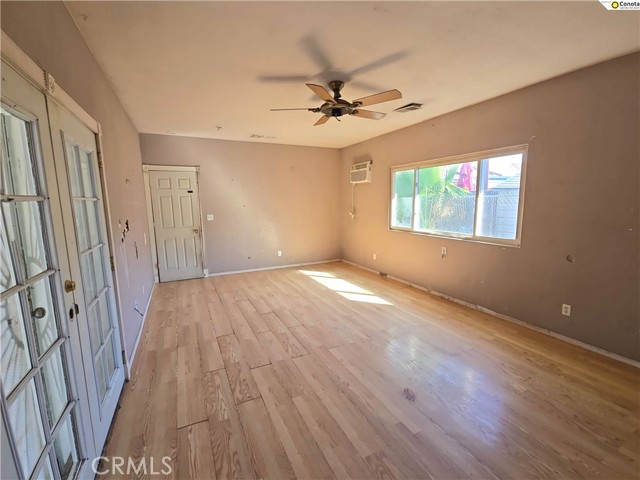 Detail Gallery Image 13 of 27 For 1923 W Pontiac, Fresno,  CA 93705 - 4 Beds | 2 Baths