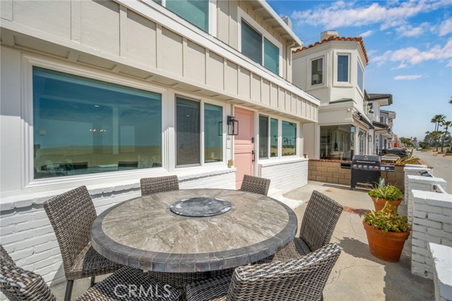 Detail Gallery Image 36 of 43 For 200 E Oceanfront, Newport Beach,  CA 92661 - 5 Beds | 4 Baths
