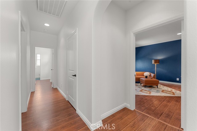 3943 E Lindenwood Drive, Ontario CA: https://media.crmls.org/medias/f35e8495-2e84-45e7-8258-4716eec8436c.jpg
