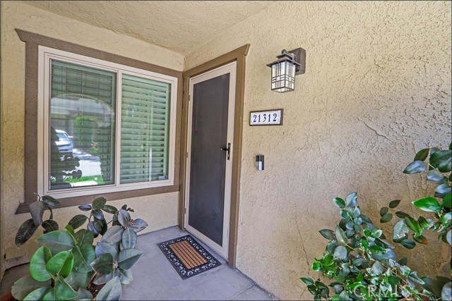 21312 Tupelo Lane, Lake Forest CA: https://media.crmls.org/medias/f35ec434-5fd8-4efd-a703-0d9d9c53fe72.jpg