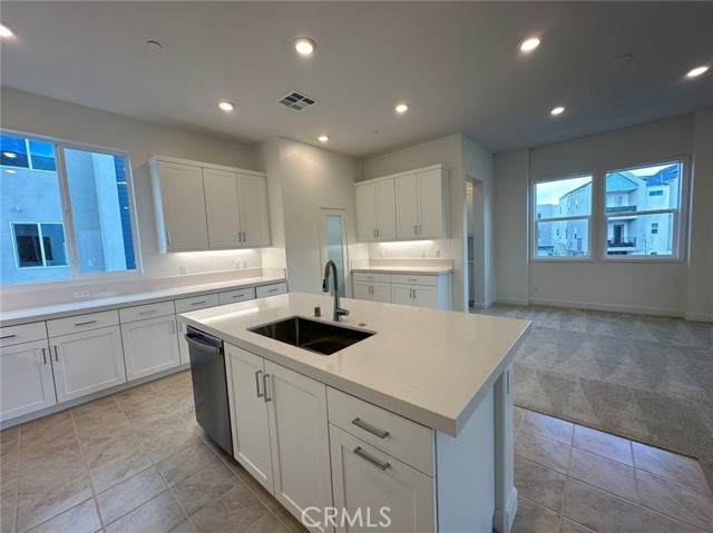 Detail Gallery Image 14 of 26 For 206 Sash, Irvine,  CA 92618 - 4 Beds | 3/1 Baths