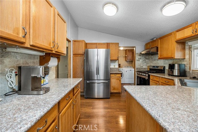 Detail Gallery Image 14 of 35 For 235 S Beach #75,  Anaheim,  CA 92804 - 3 Beds | 2 Baths