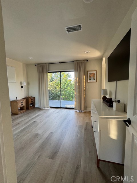 23715 Valley View Road, Calabasas CA: https://media.crmls.org/medias/f35fa8ae-d748-4ccb-a289-1751b0a0cccc.jpg