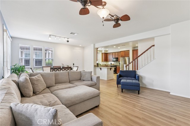 28519 Pietro Drive, Valencia CA: https://media.crmls.org/medias/f35ff342-da68-4c0a-a08c-aca4a24af40e.jpg
