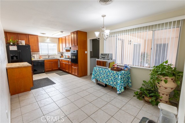 Detail Gallery Image 20 of 41 For 1191 W Avenue J-11, Lancaster,  CA 93534 - 4 Beds | 3 Baths