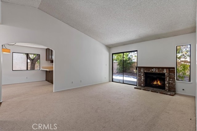 Detail Gallery Image 6 of 31 For 23943 via Rosa Linda, Valencia,  CA 91355 - 3 Beds | 2 Baths