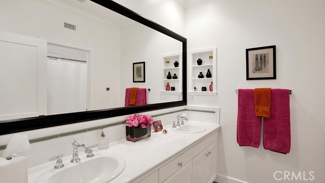 33 Via Armilla, San Clemente CA: https://media.crmls.org/medias/f3624cf8-b663-4a2b-906e-4938a9eb9313.jpg